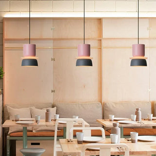 Moderne nordische minimalistische Hängeleuchten mit Farbakzenten