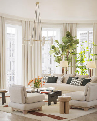 Eleganter Glas-Kronleuchter mit mehreren Köpfen