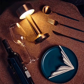 Verstellbare Tischlampen für moderne Innenräume