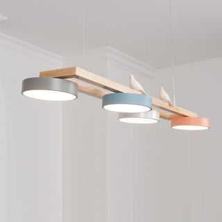 Moderne Pendelleuchte Holzoptik mit runden LED-Leuchten