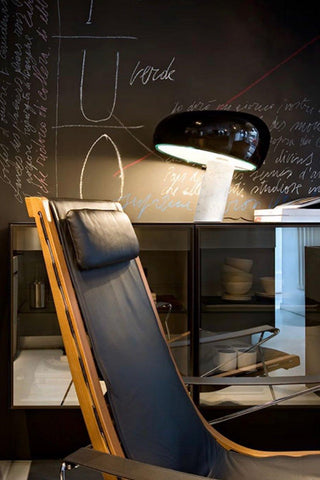 Dekorative Tischlampe mit Marmor-Details