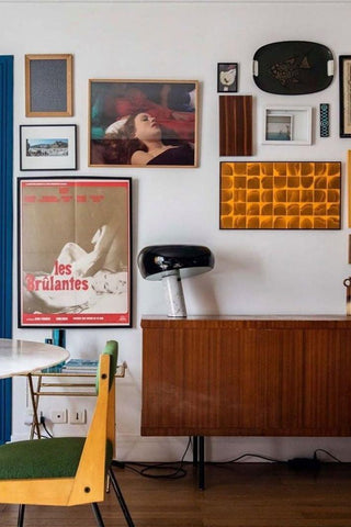 Dekorative Tischlampe mit Marmor-Details