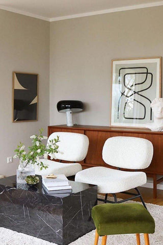 Dekorative Tischlampe mit Marmor-Details