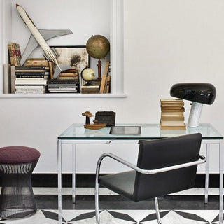 Dekorative Tischlampe mit Marmor-Details