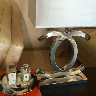 Künstlerische Moderne Tischlampe im skandinavischen Stil