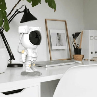 Kosmischer Galaxie Projektor mit rotierenden Sternen