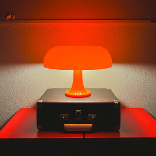 Moderne Quallen-Lavalampe mit LED-Beleuchtung