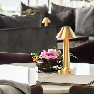 Verstellbare Tischlampen für moderne Innenräume